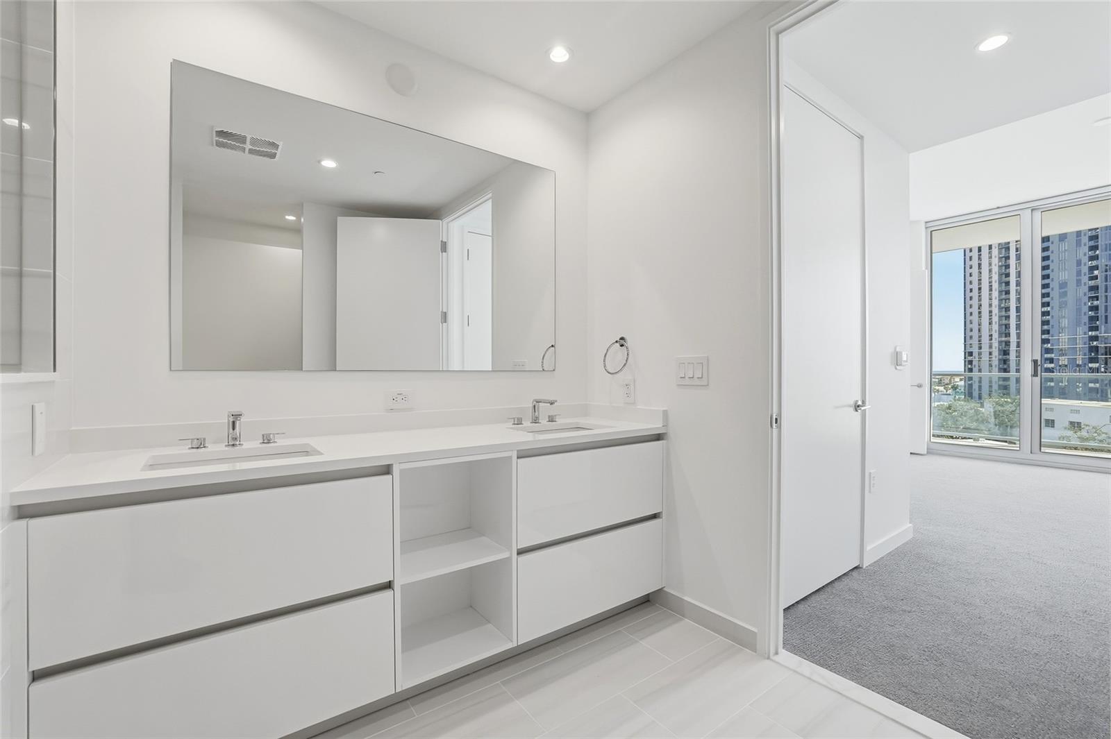 400 CENTRAL - Residential Lease