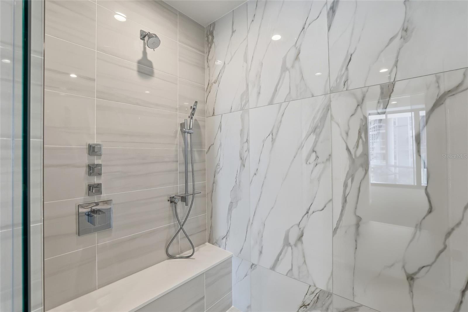 400 CENTRAL - Residential Lease