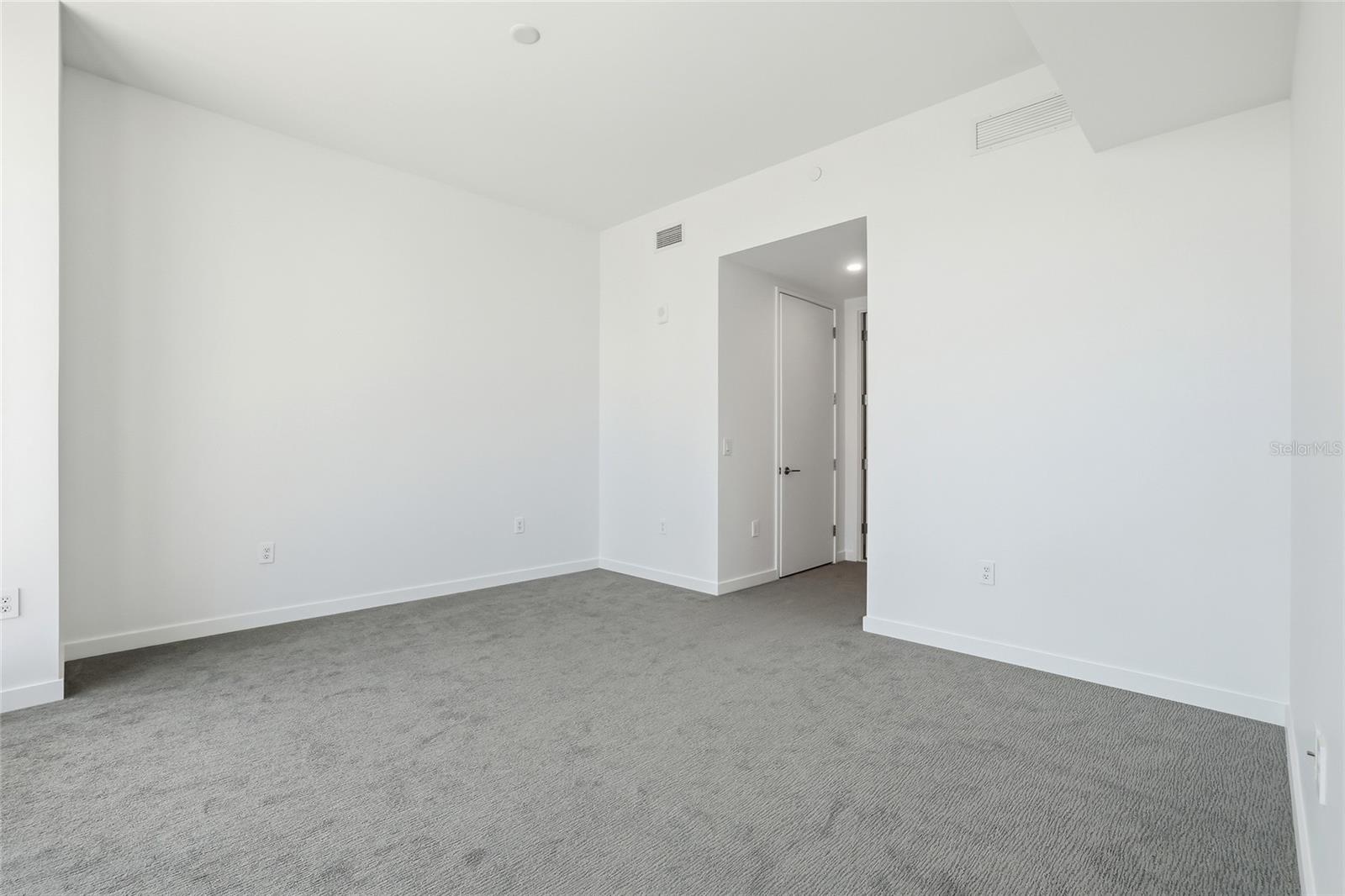 400 CENTRAL - Residential Lease