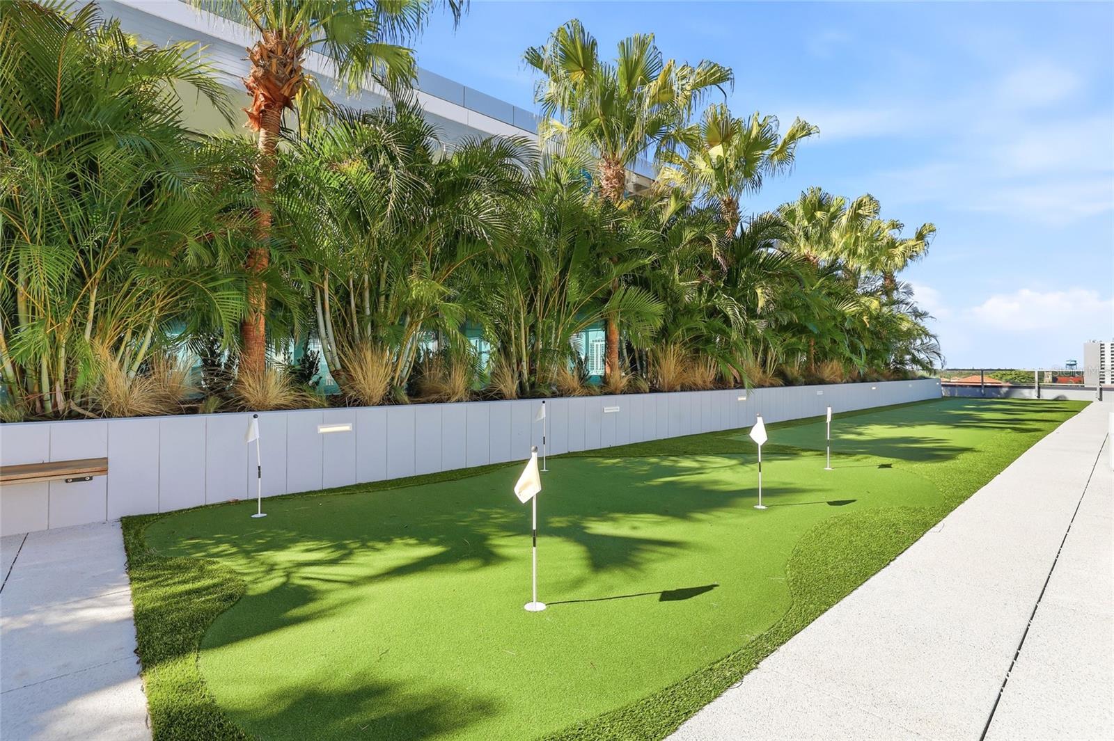 400 CENTRAL - Residential Lease