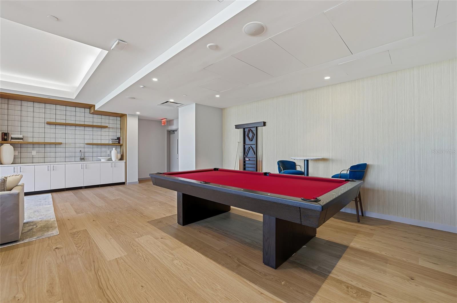 400 CENTRAL - Residential Lease