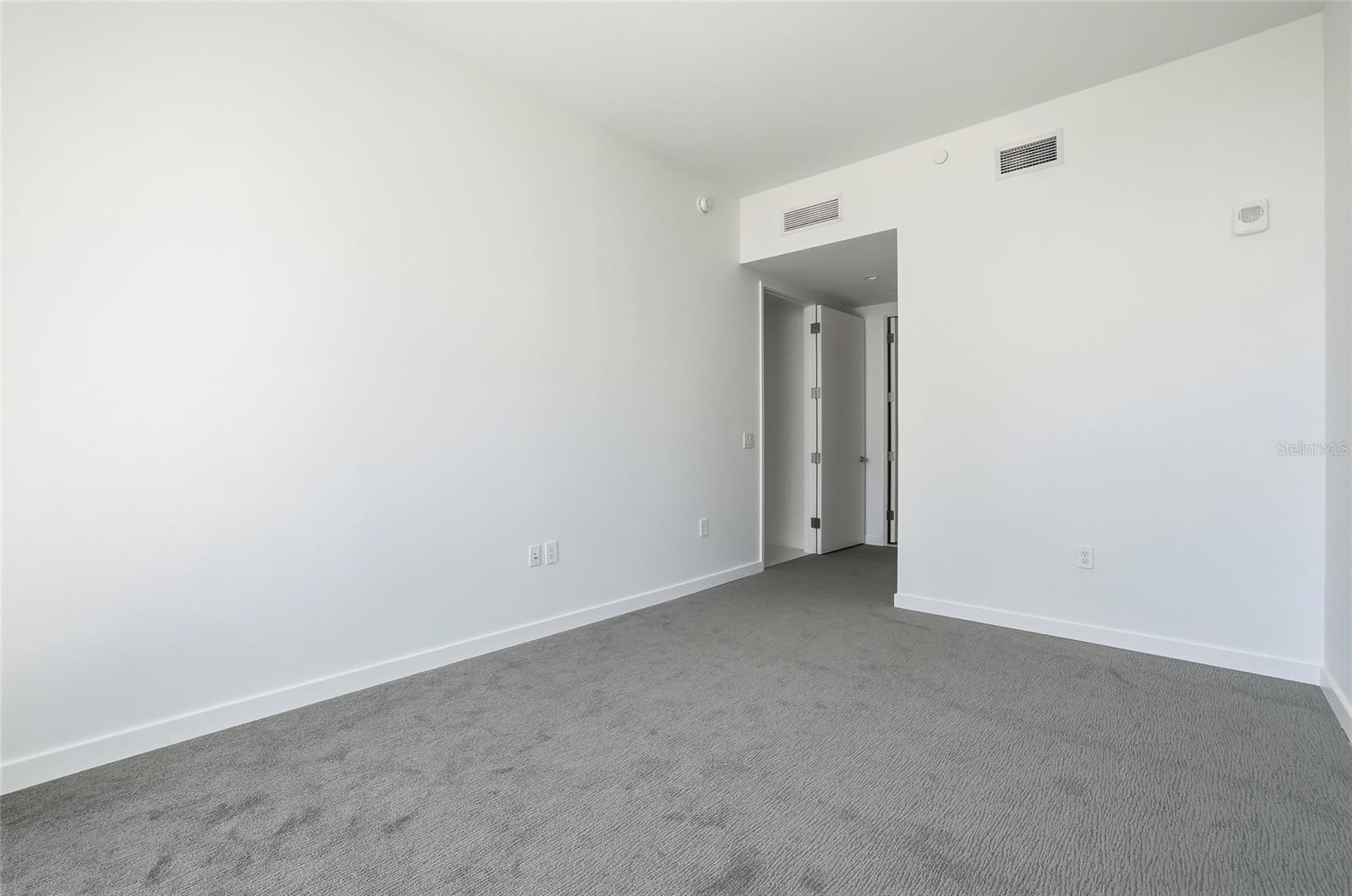 400 CENTRAL - Residential Lease