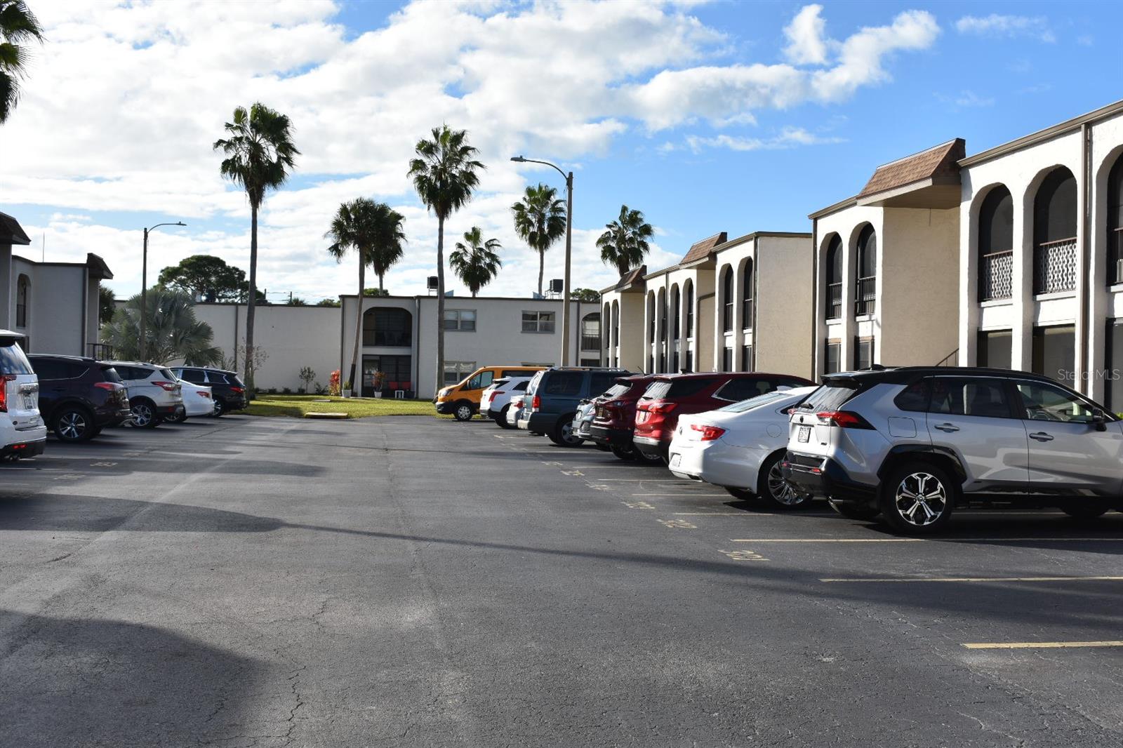 BOULEVARD CLUB THE CONDO - Residential