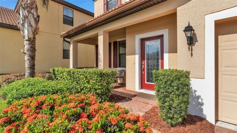 A home in LAKELAND