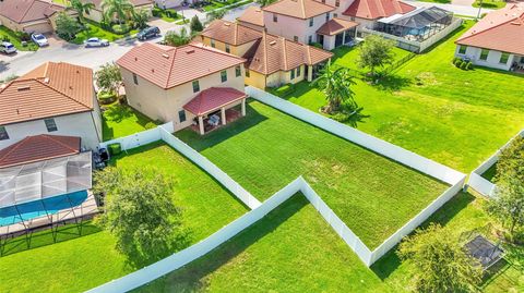 A home in LAKELAND