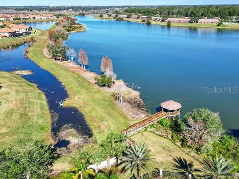 A home in LAKELAND