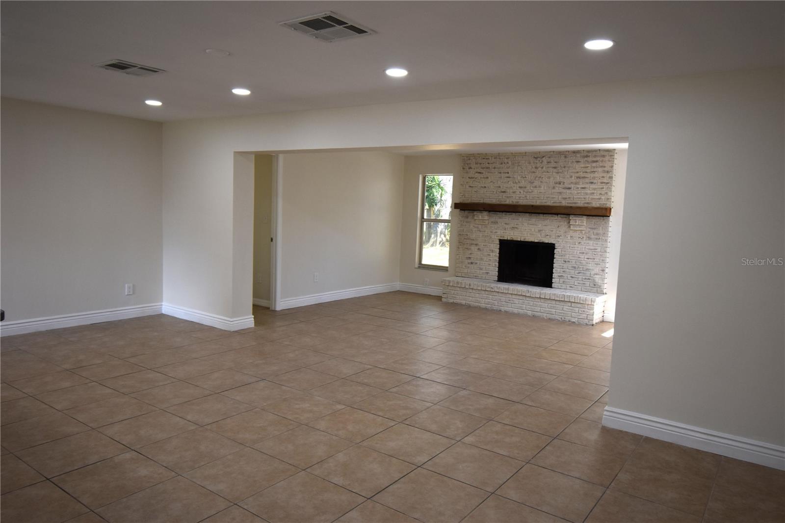 INDIAN ROCKS HIGHLANDS - Residential