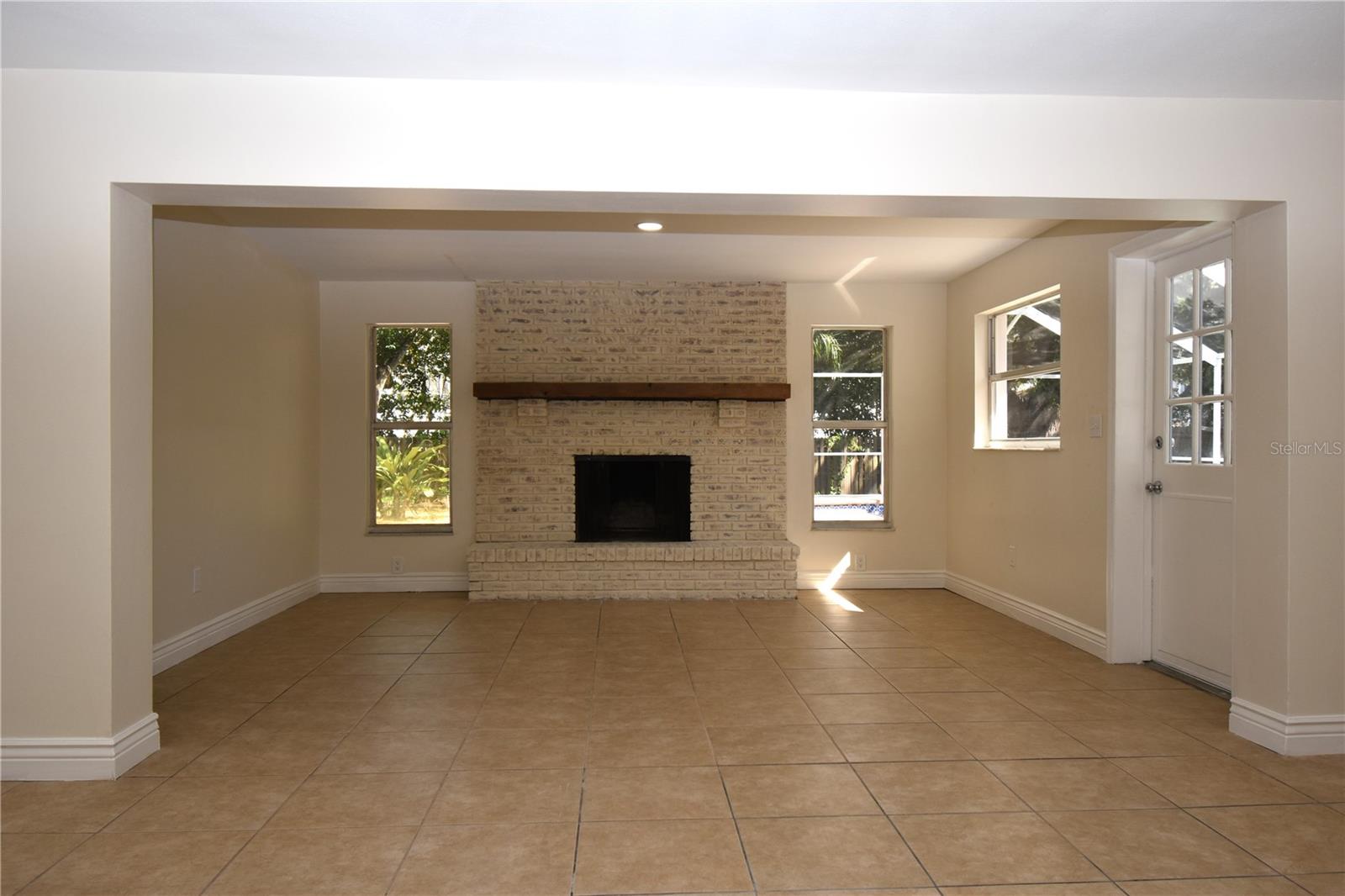 INDIAN ROCKS HIGHLANDS - Residential