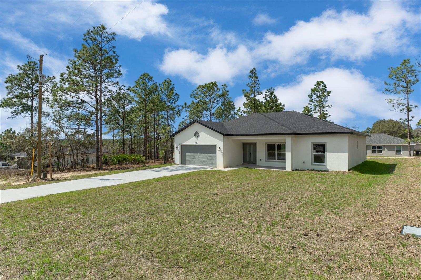 1813 W HIALEAH DRIVE