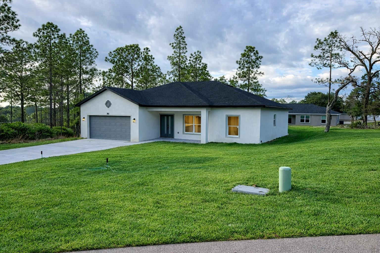 1813 W HIALEAH DRIVE