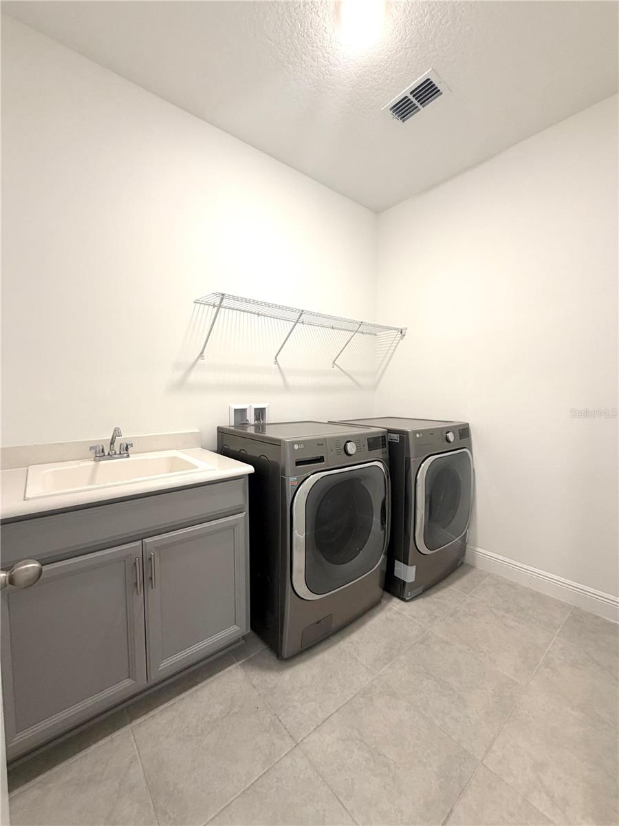 LAKESIDE/HAMLIN - Residential Lease