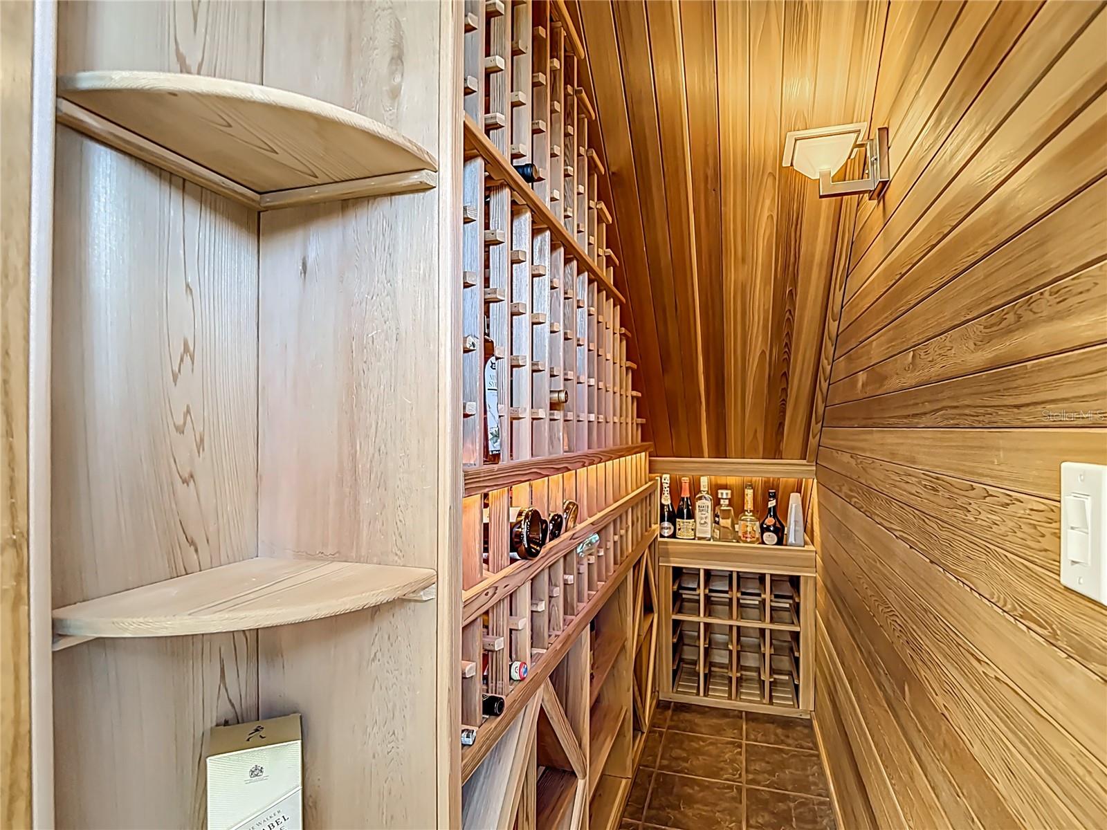 WEST HAMPTON - Residential