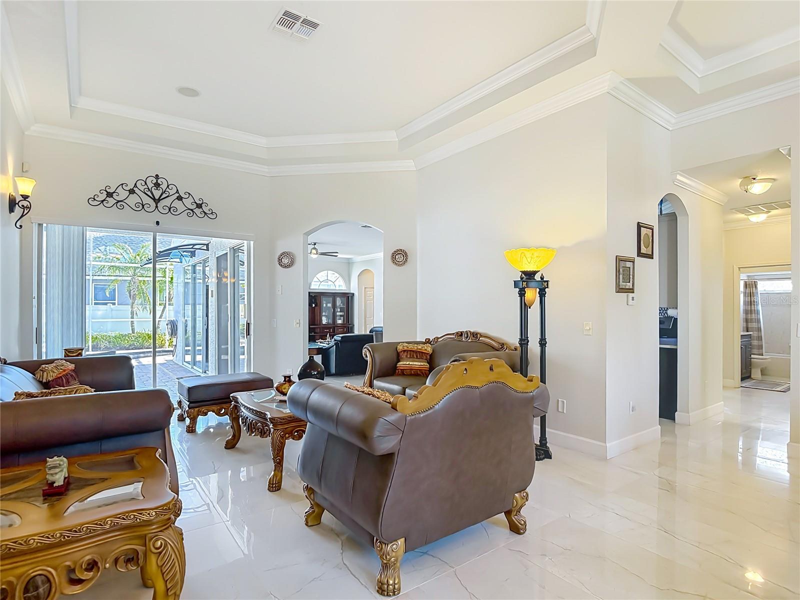 WEST HAMPTON - Residential