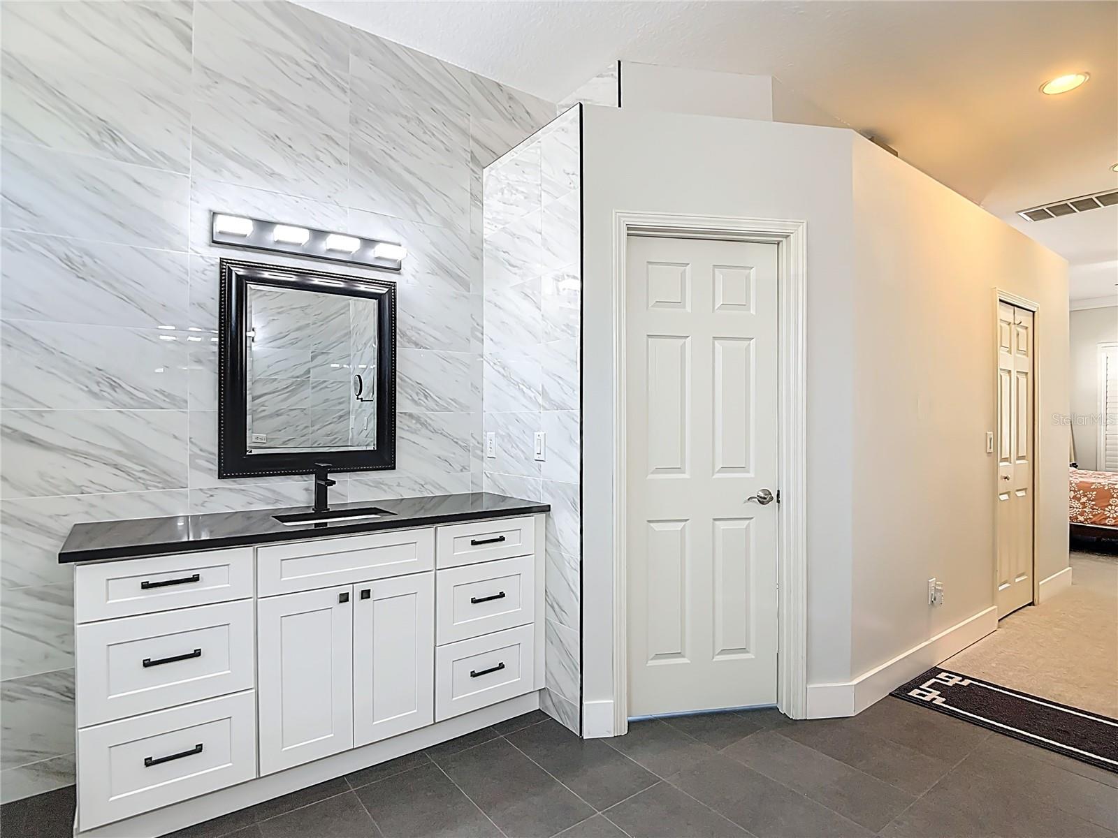 WEST HAMPTON - Residential