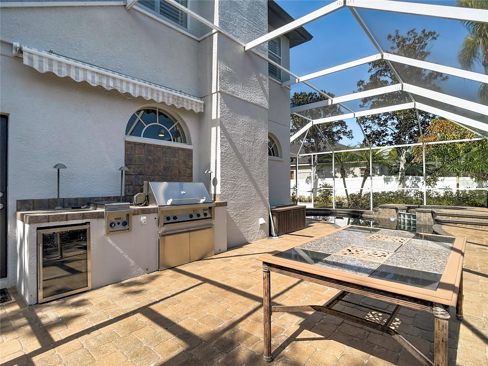 WEST HAMPTON - Residential