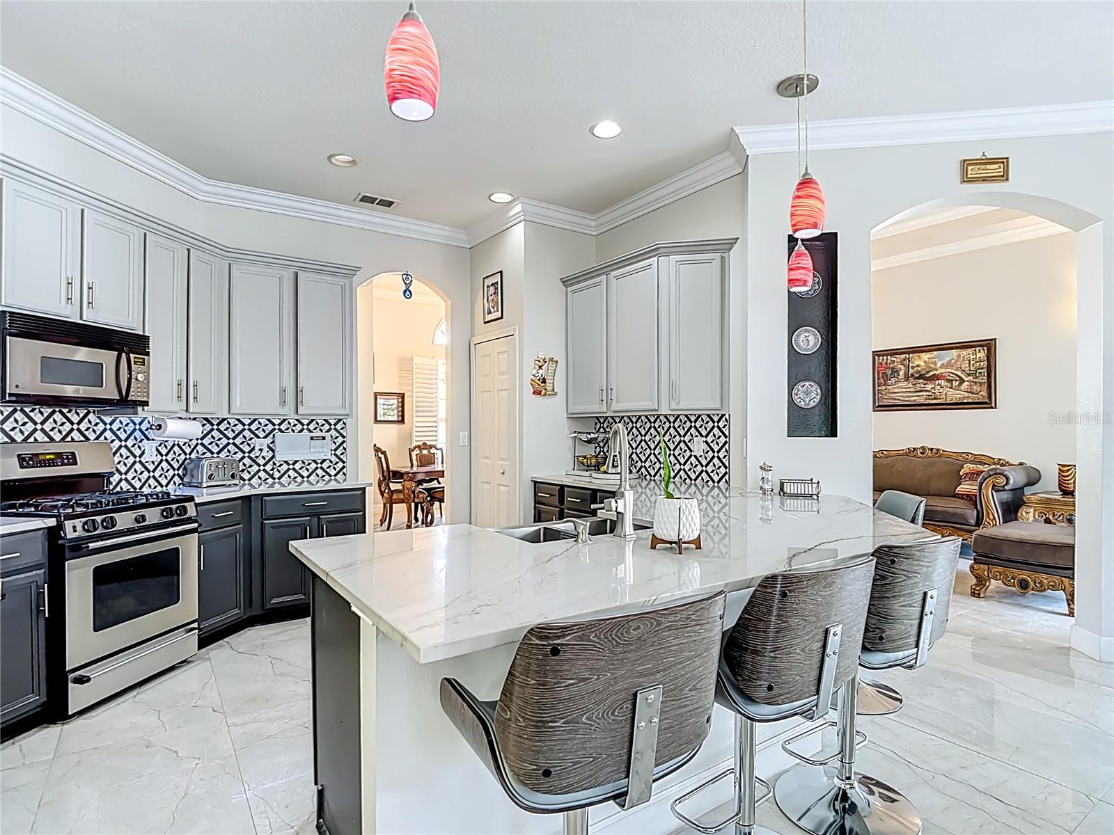 WEST HAMPTON - Residential