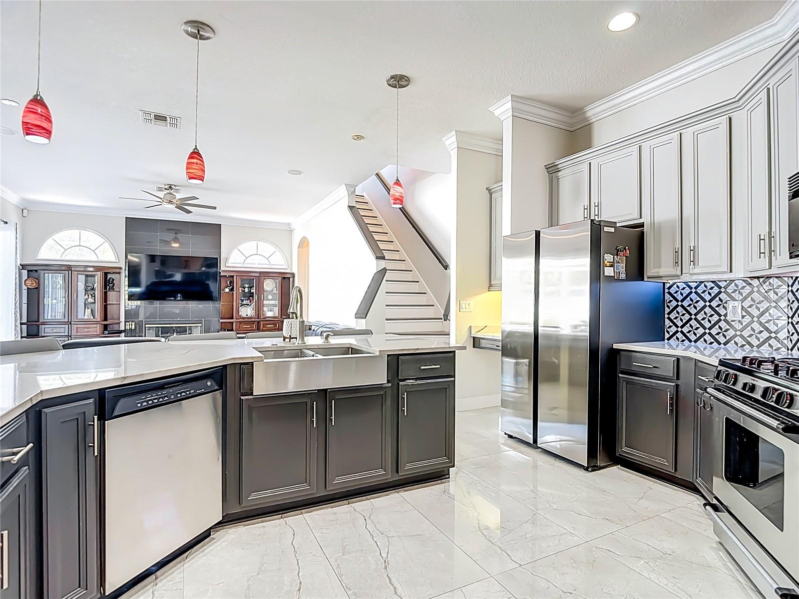 WEST HAMPTON - Residential