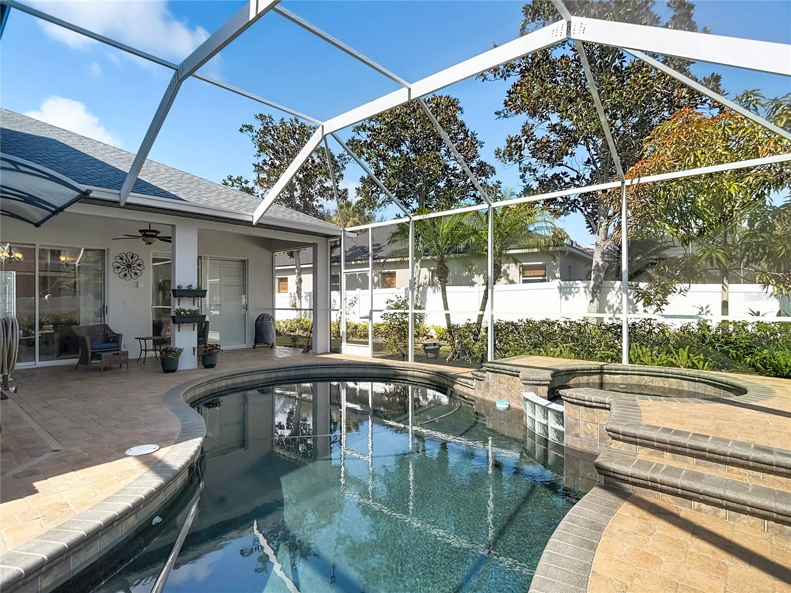 WEST HAMPTON - Residential