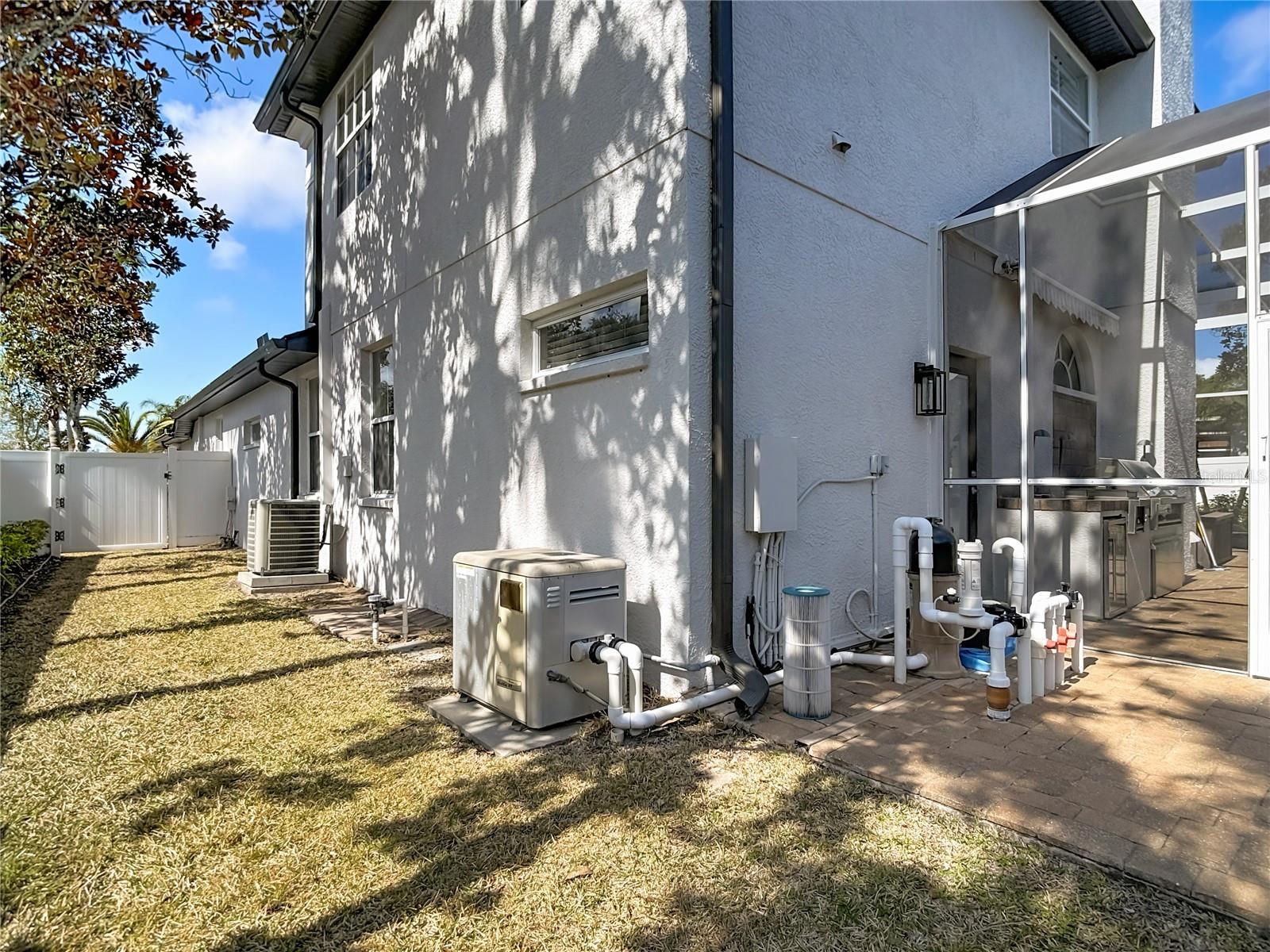 WEST HAMPTON - Residential