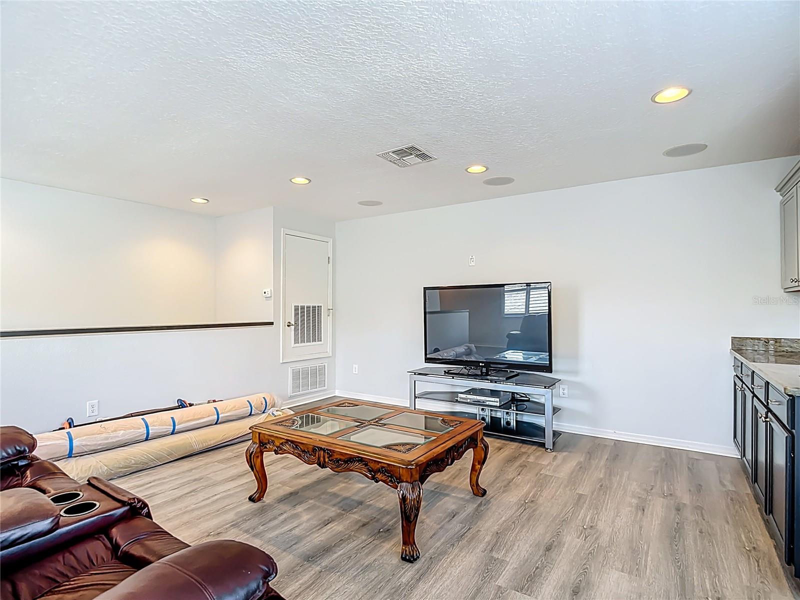 WEST HAMPTON - Residential