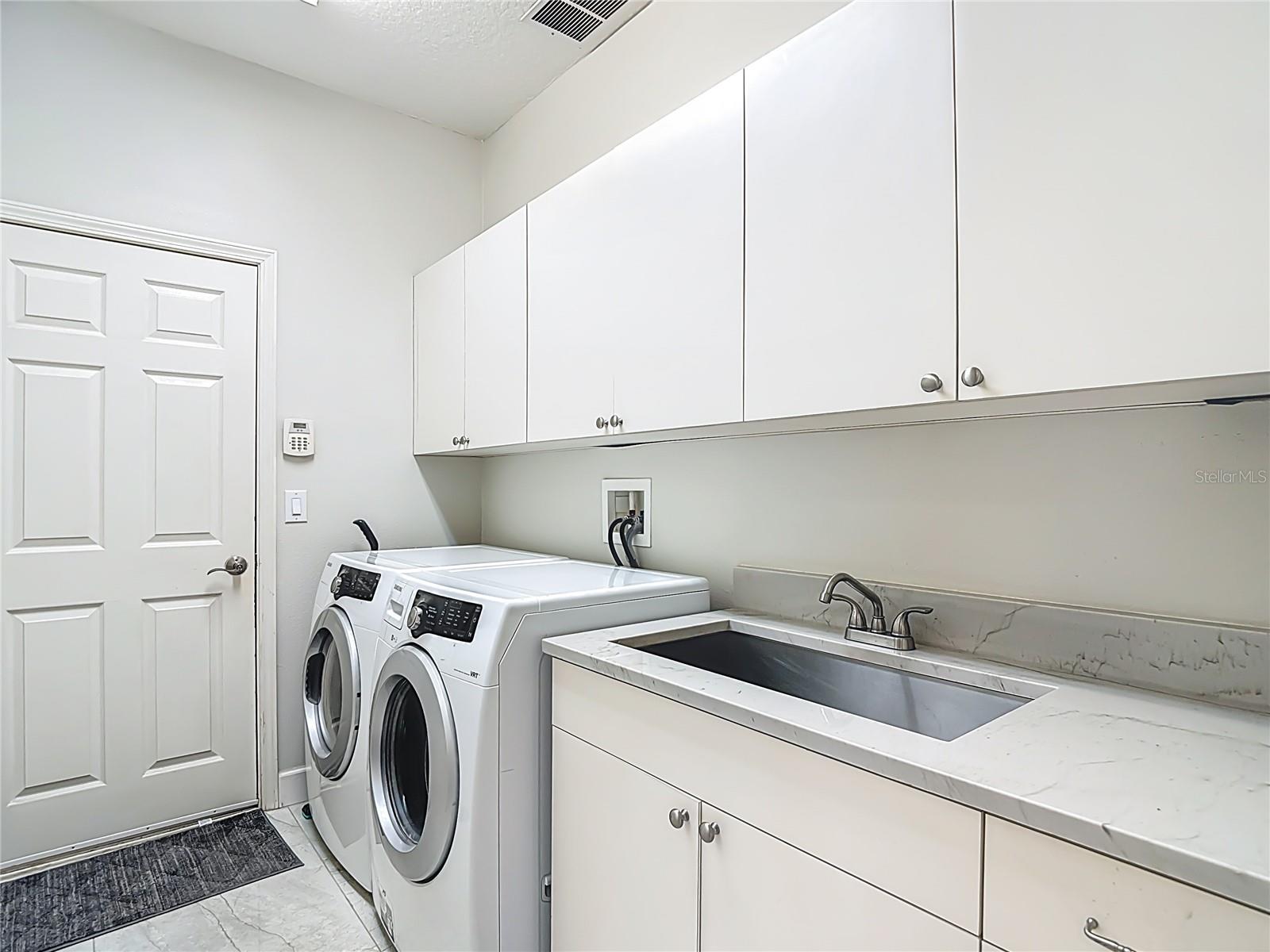 WEST HAMPTON - Residential