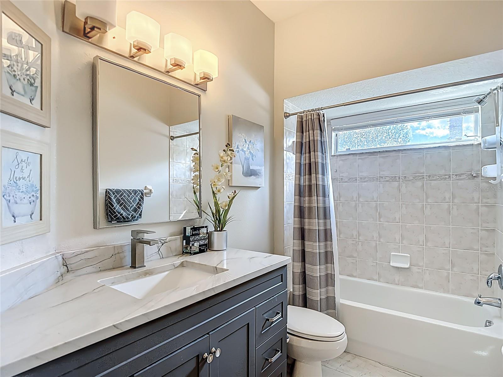 WEST HAMPTON - Residential