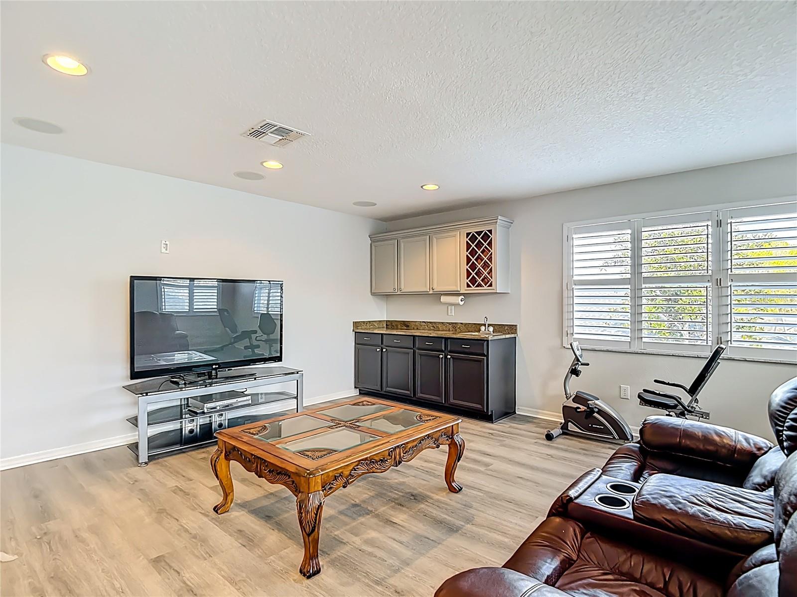 WEST HAMPTON - Residential