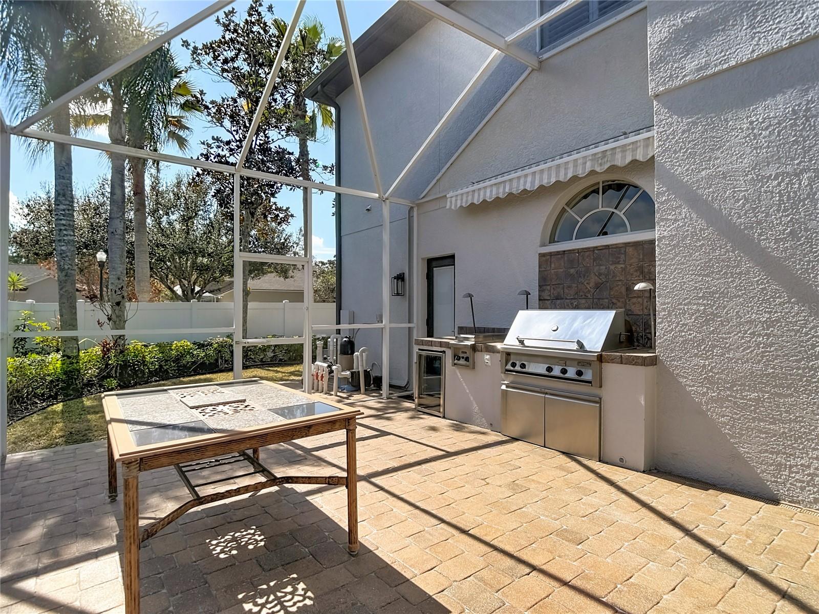 WEST HAMPTON - Residential