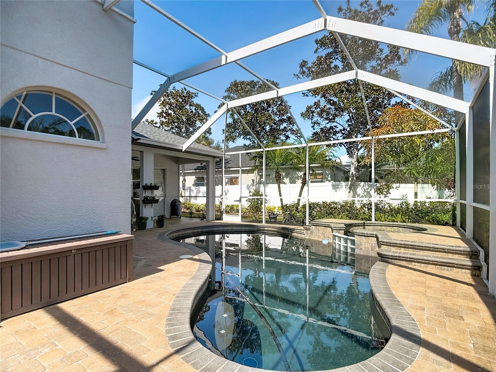 WEST HAMPTON - Residential