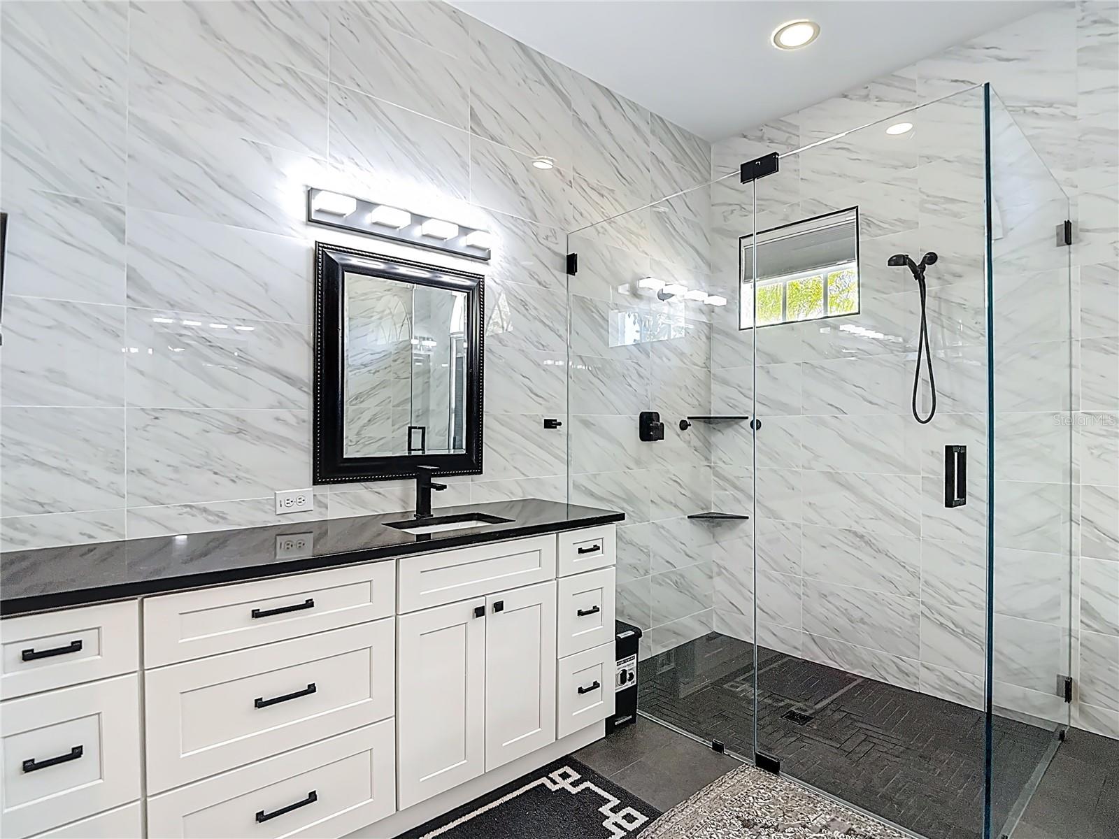 WEST HAMPTON - Residential