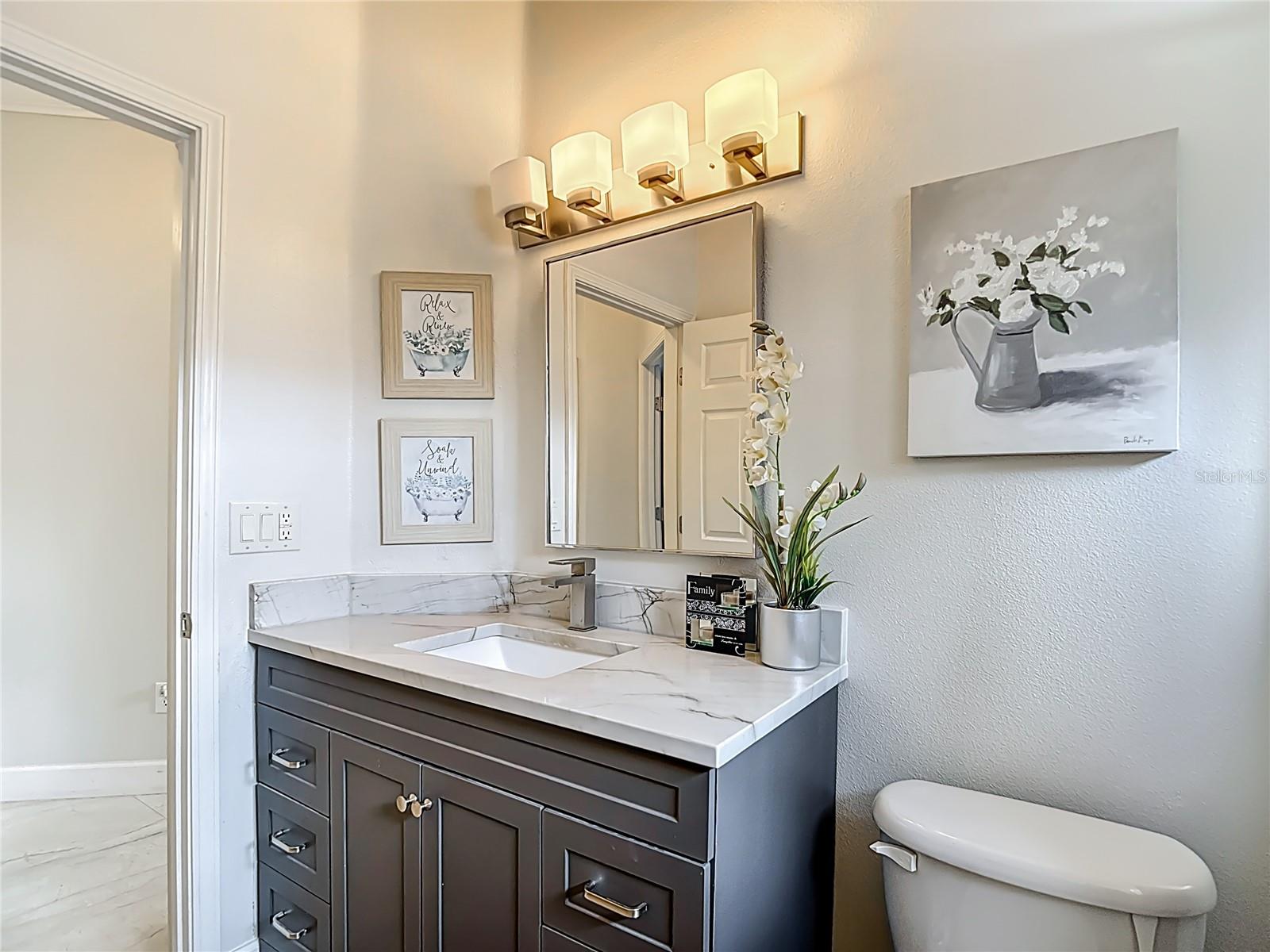 WEST HAMPTON - Residential