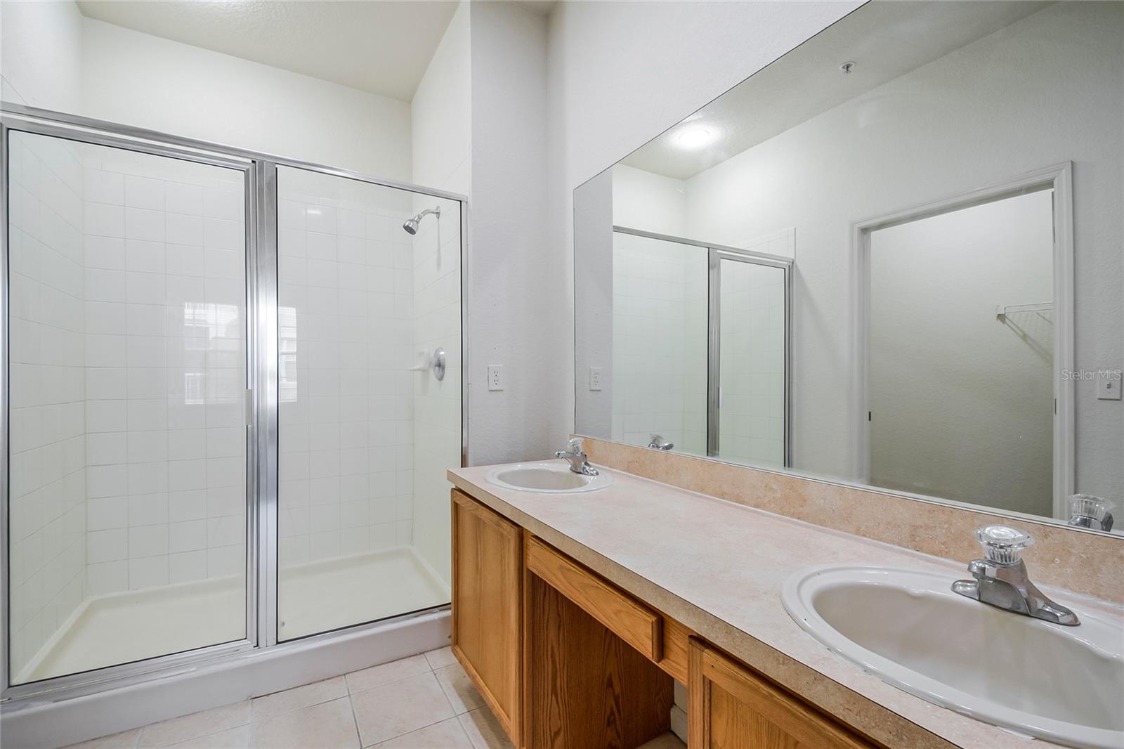 FLORA RIDGE CONDO PH 5 BLDG 2 - Residential