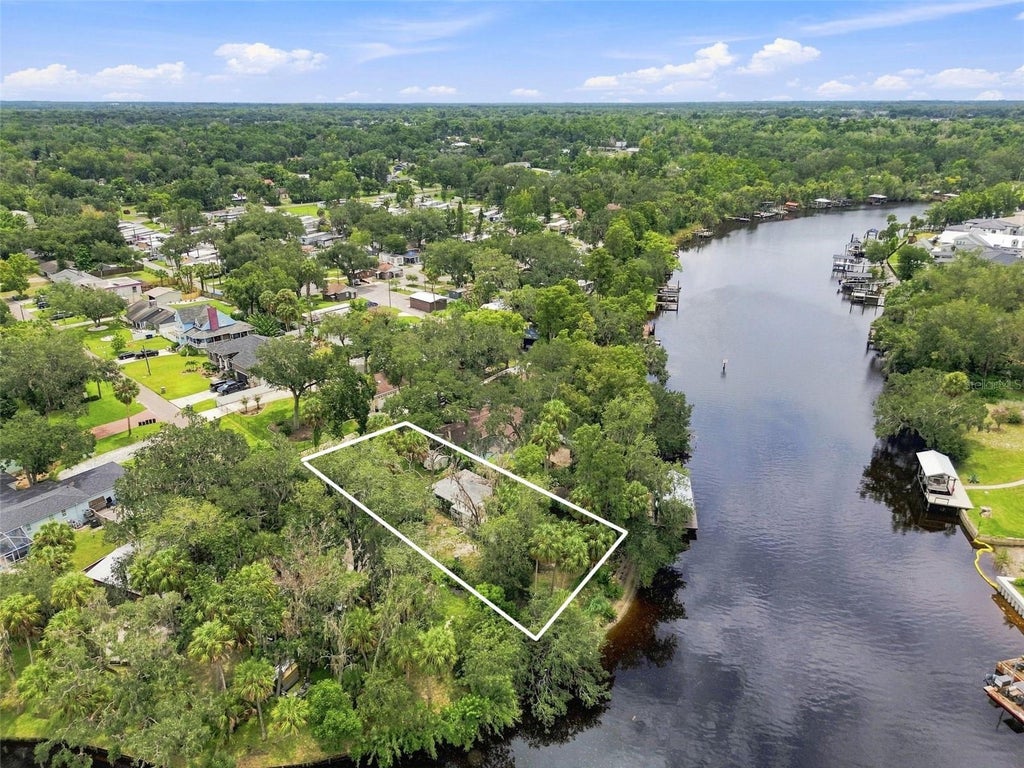 Photo of 11301 Sylvan Green Lane, Riverview, FL 33569 (MLS # TB8540331)