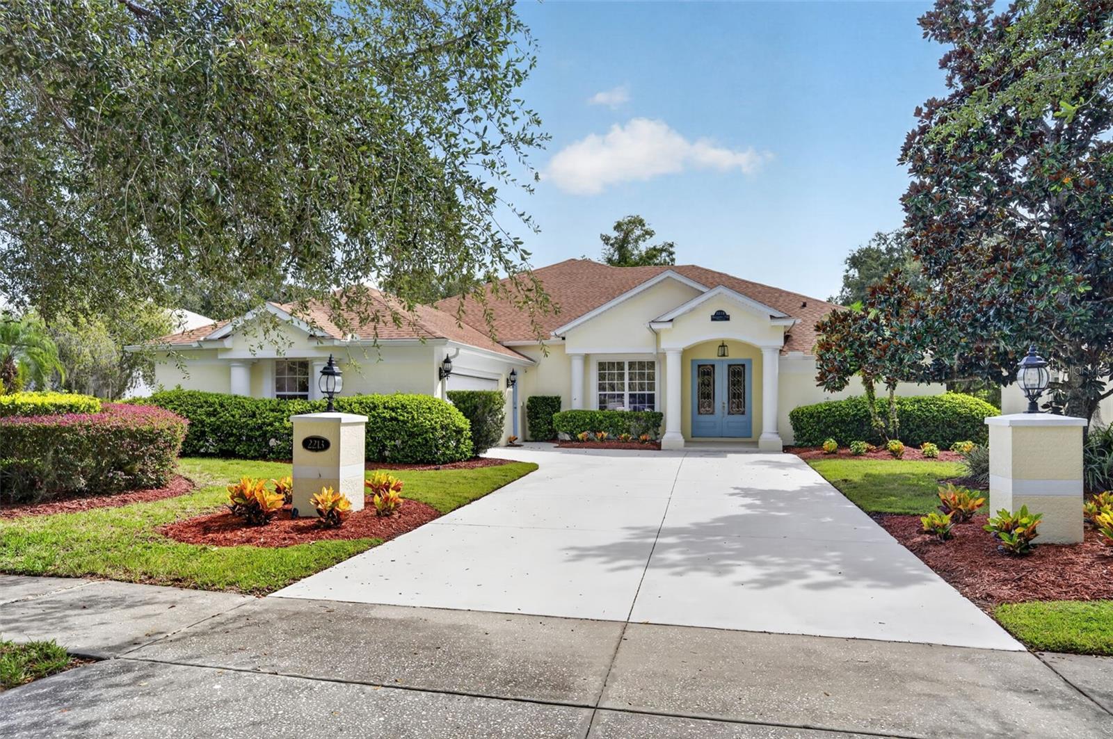 2213 WANDERING OAK TERRACE