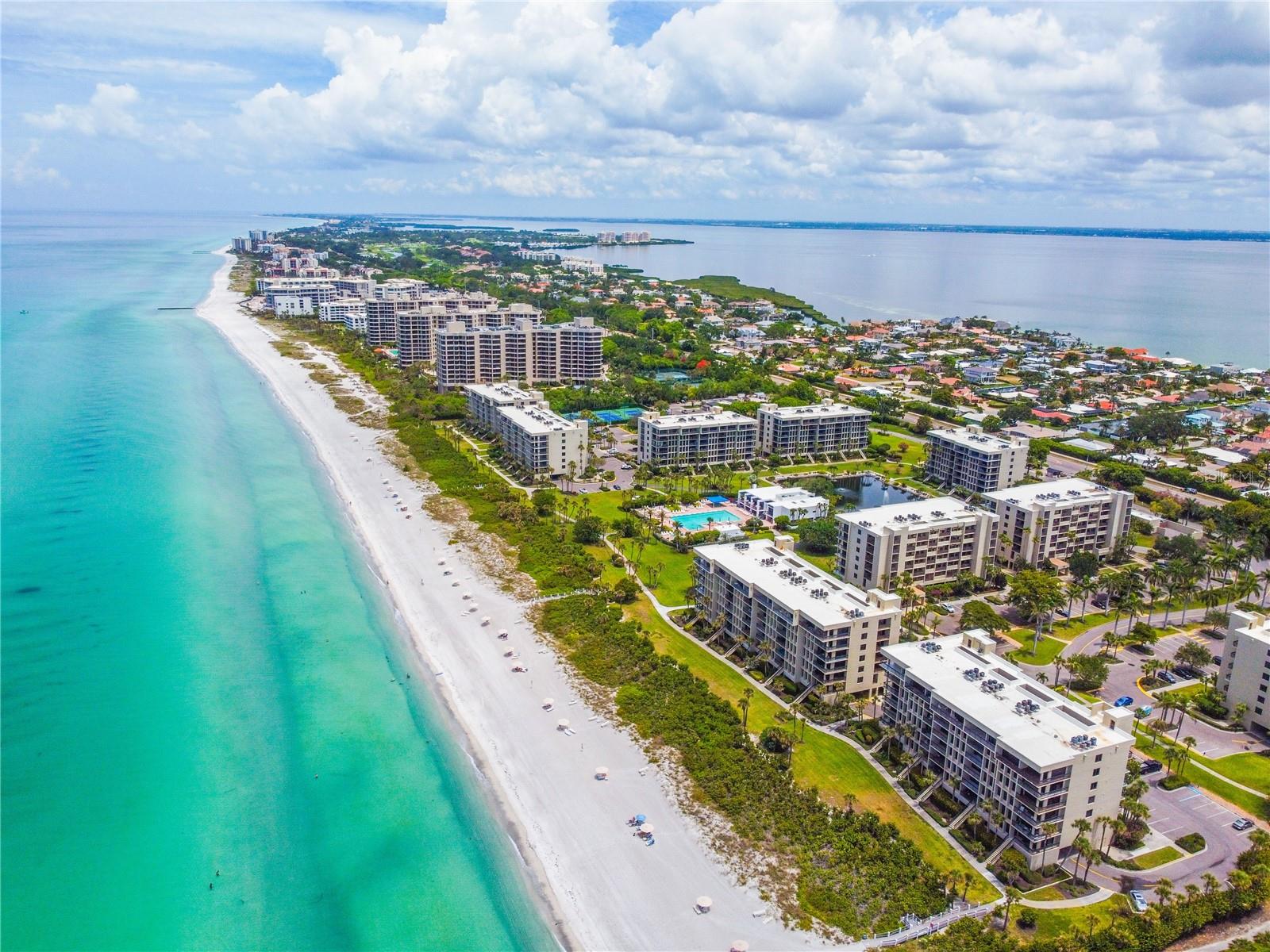 BEACHPLACE I - Residential