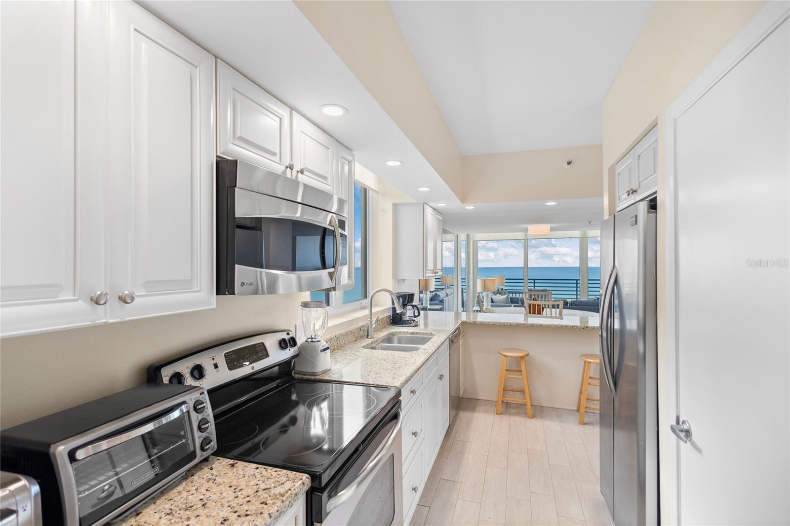 BEACHPLACE I - Residential