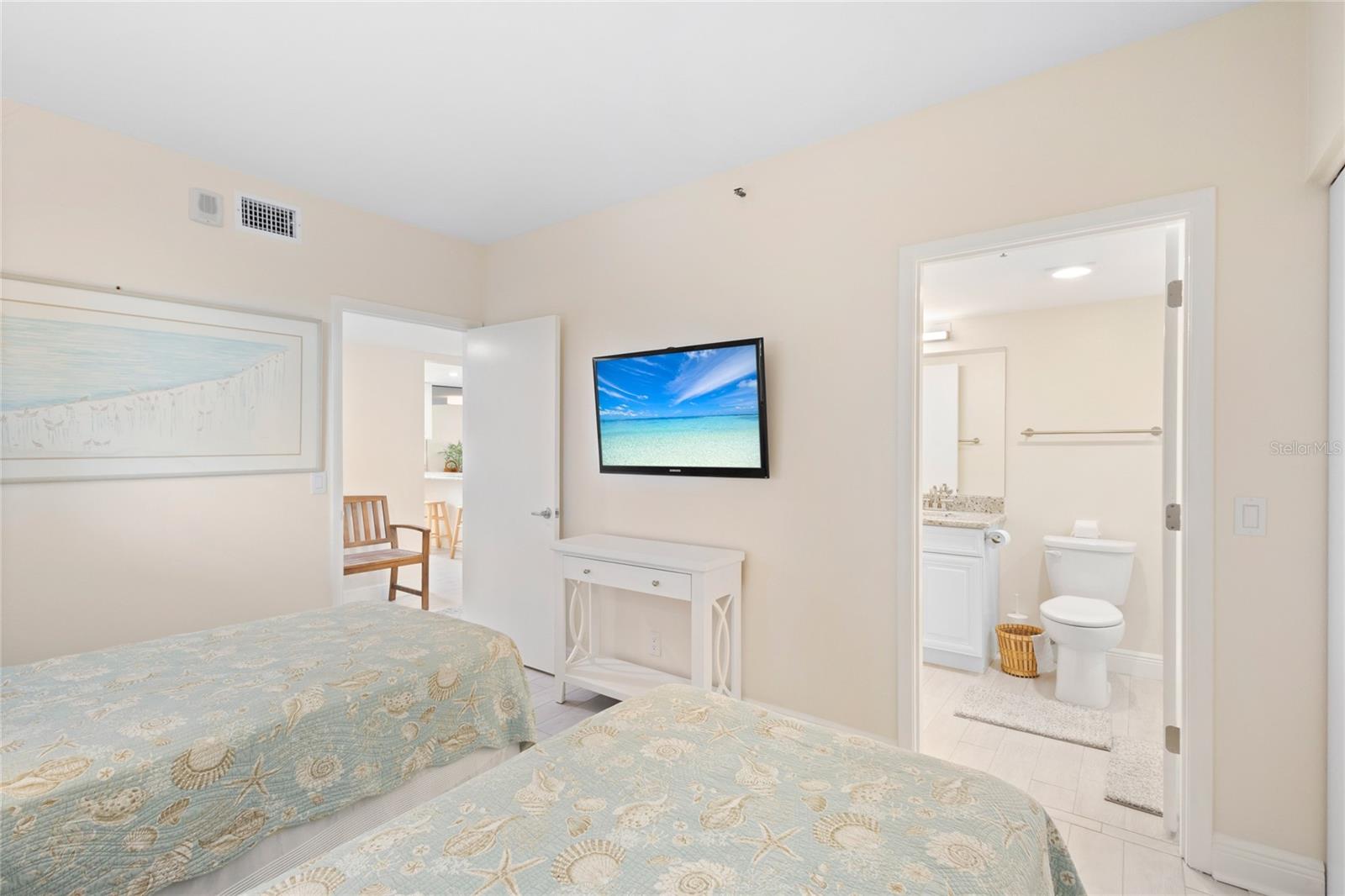 BEACHPLACE I - Residential