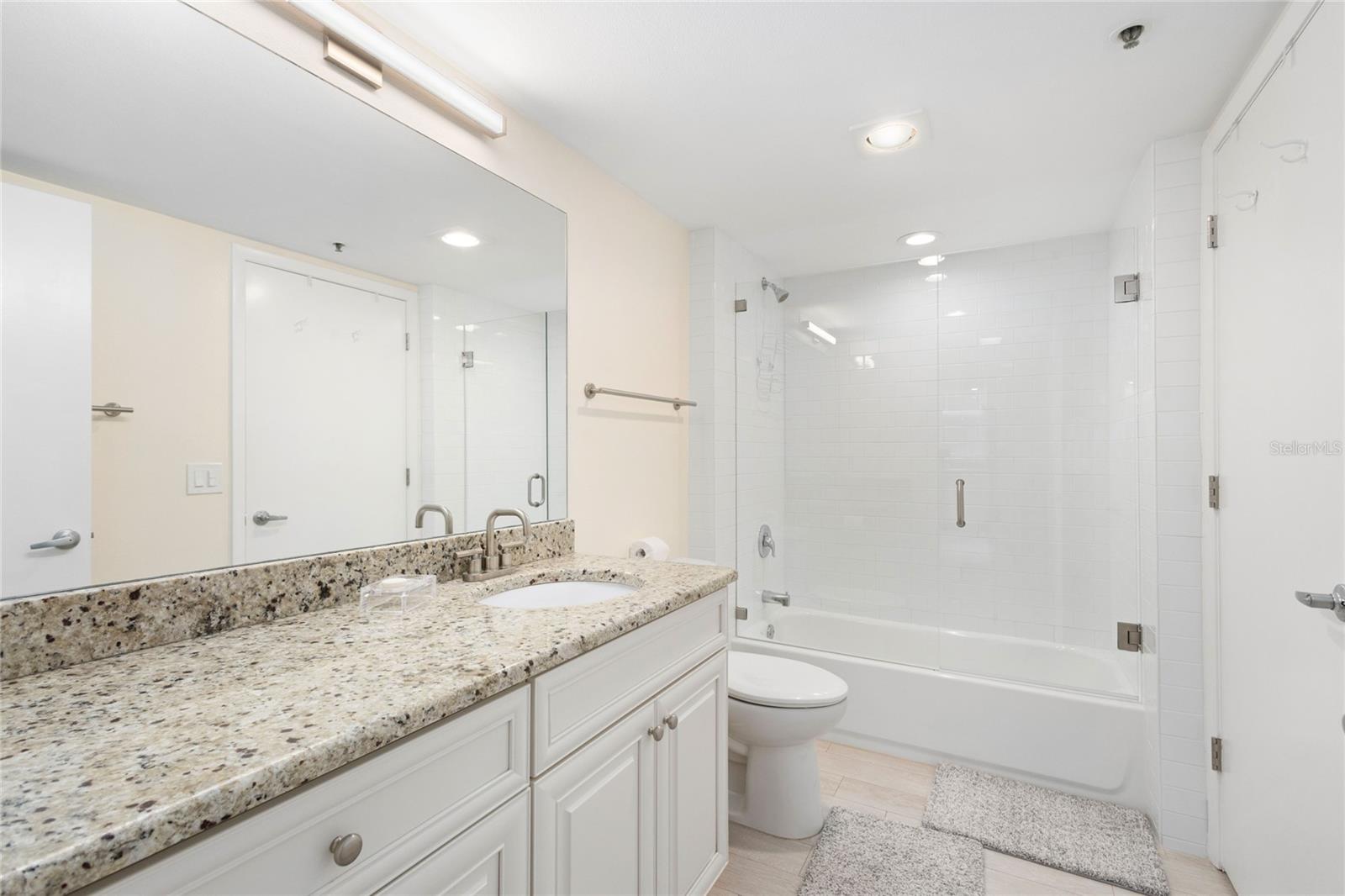 BEACHPLACE I - Residential