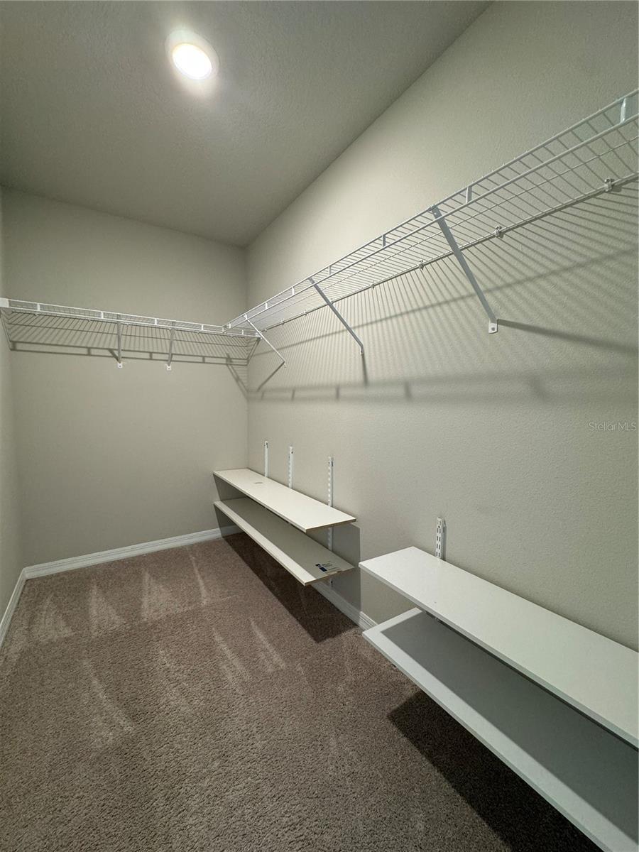 PRAIRIE MDWS - Residential Lease