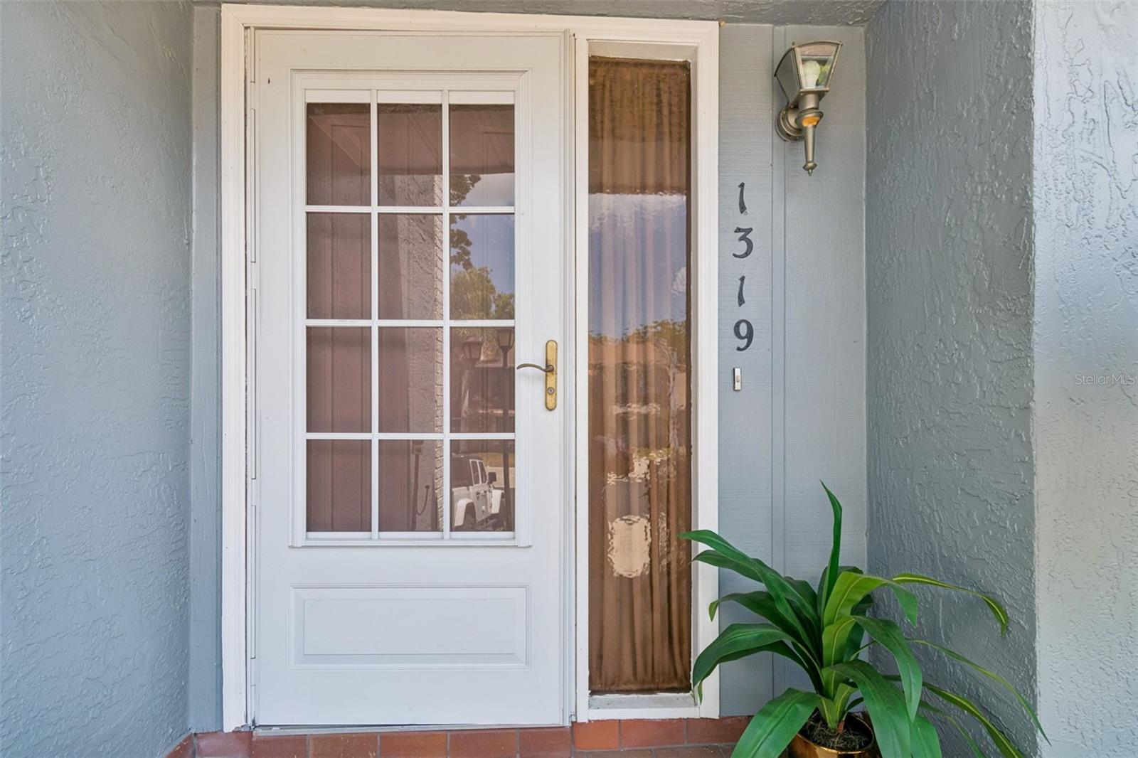 1319 ABBEY CRESCENT LANE