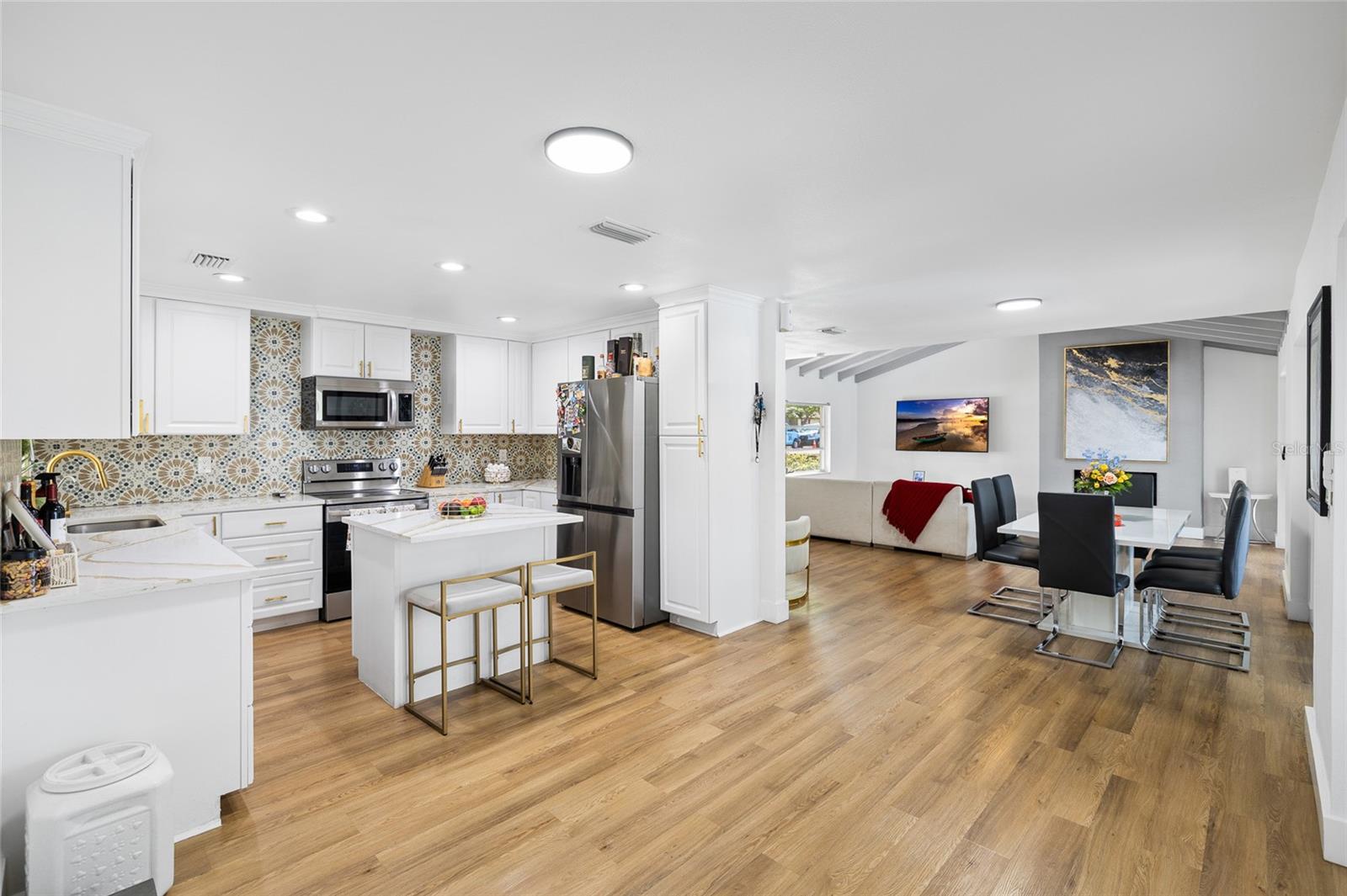 TEMPLE GROVE ESTATES - Residential