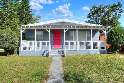 A home in WINTER HAVEN