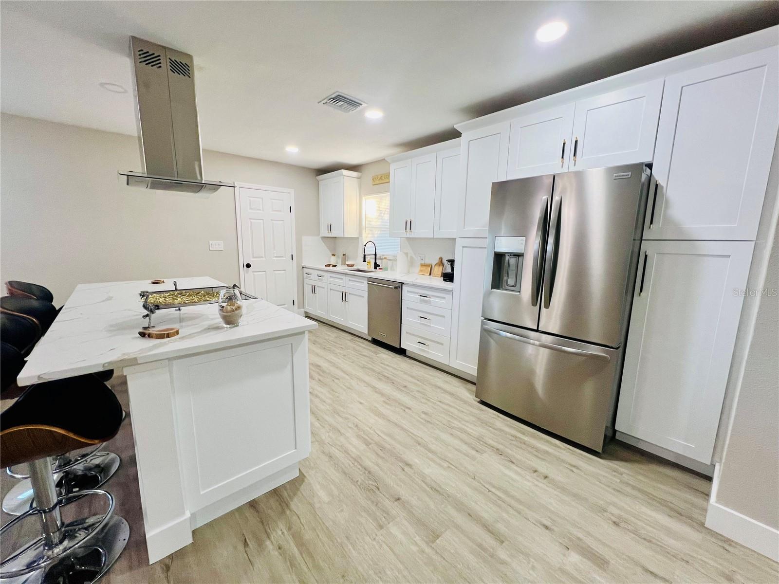 BLOSSOM LAKE VILLAGE SEC 2 - Residential Lease