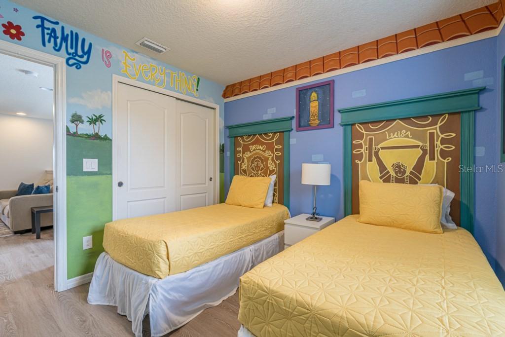 WINDSOR AT WESTSIDE PH 1 - Residential