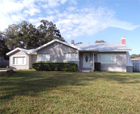 Photo of 924 NE 12th Avenue, Ocala, FL 34470 (MLS # OM714714)
