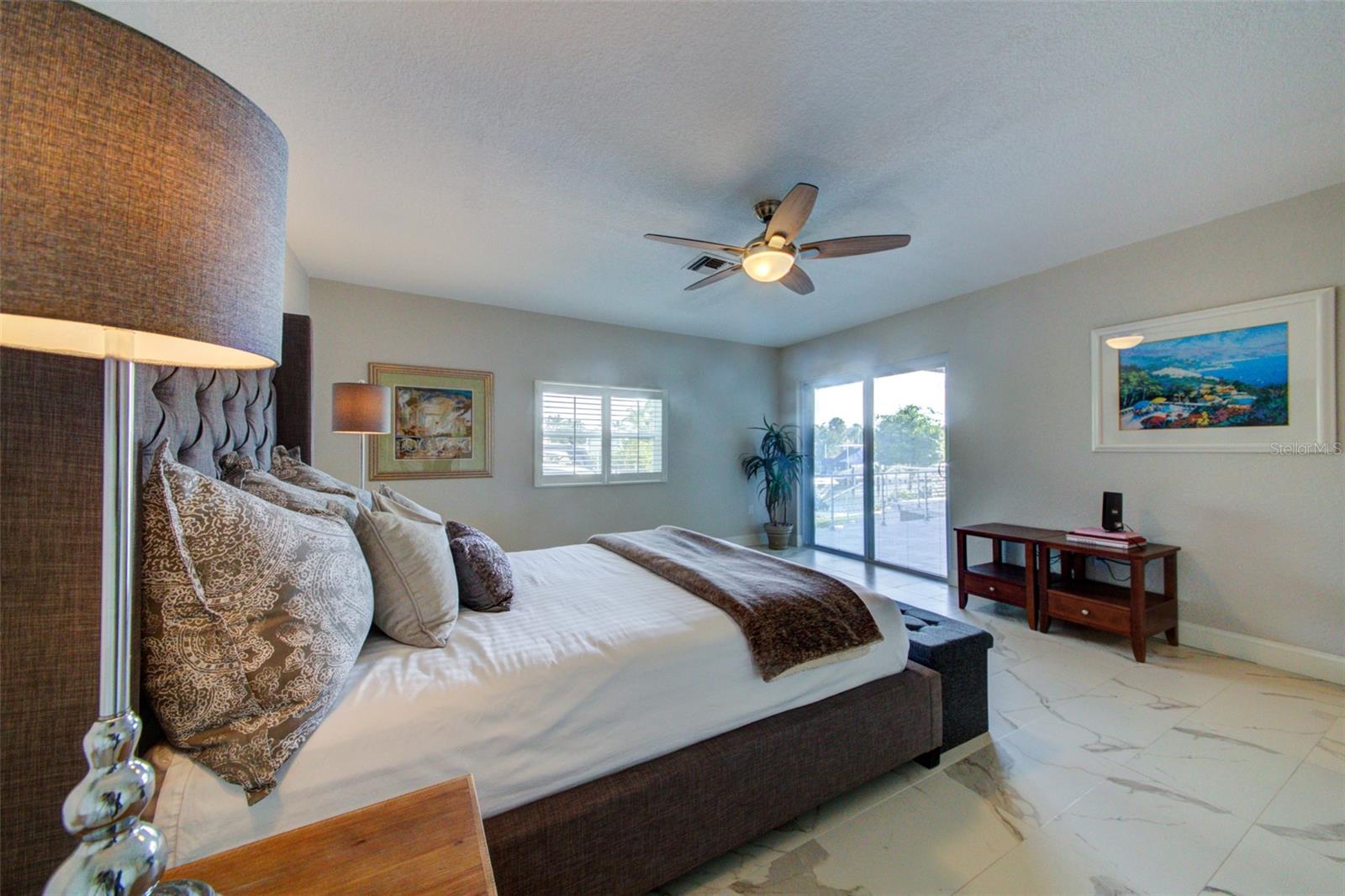 COUNTRY CLUB SHORES - Residential