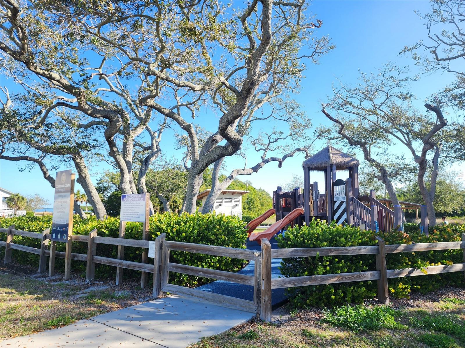 COUNTRY CLUB SHORES - Residential