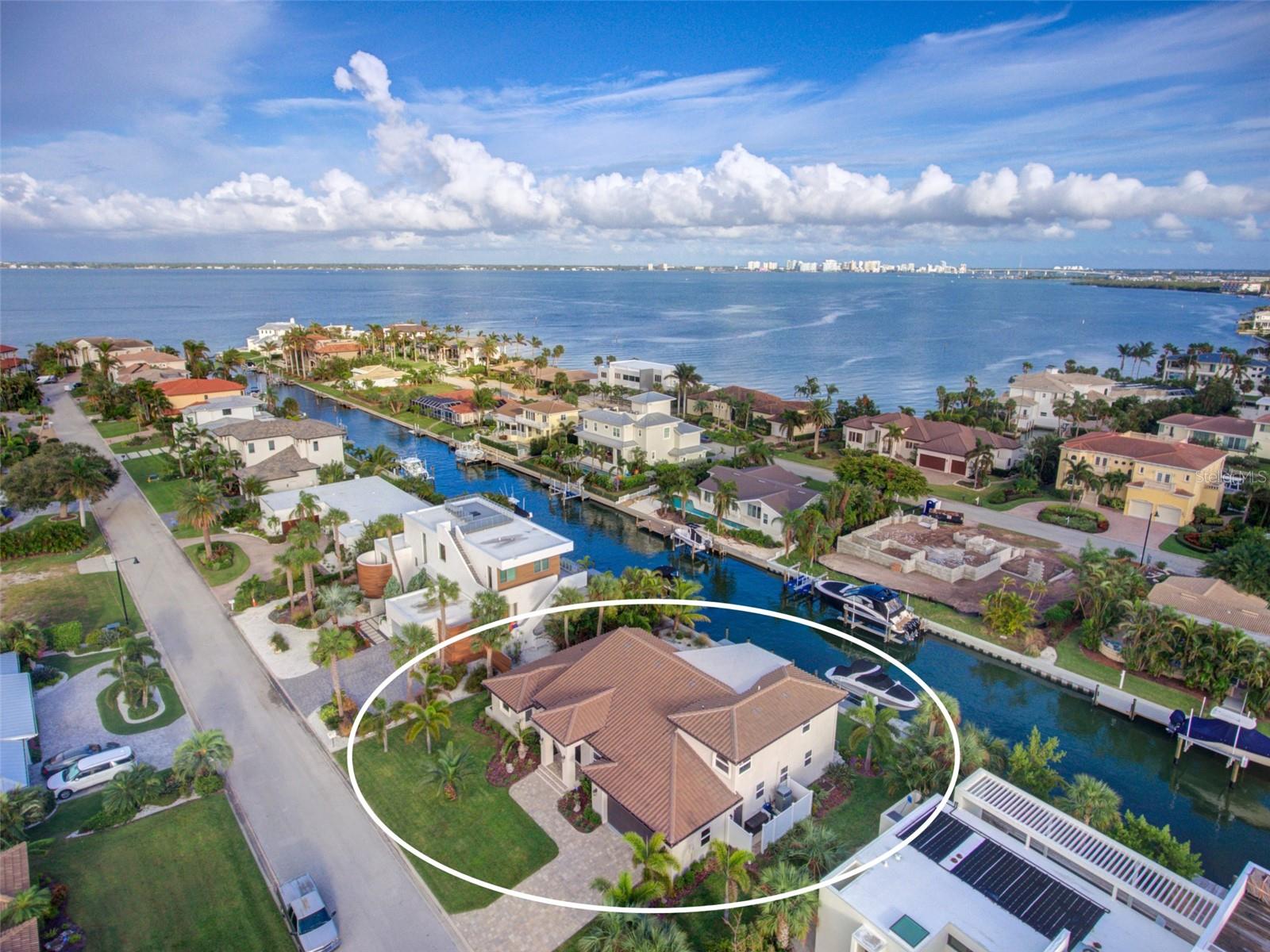 COUNTRY CLUB SHORES - Residential