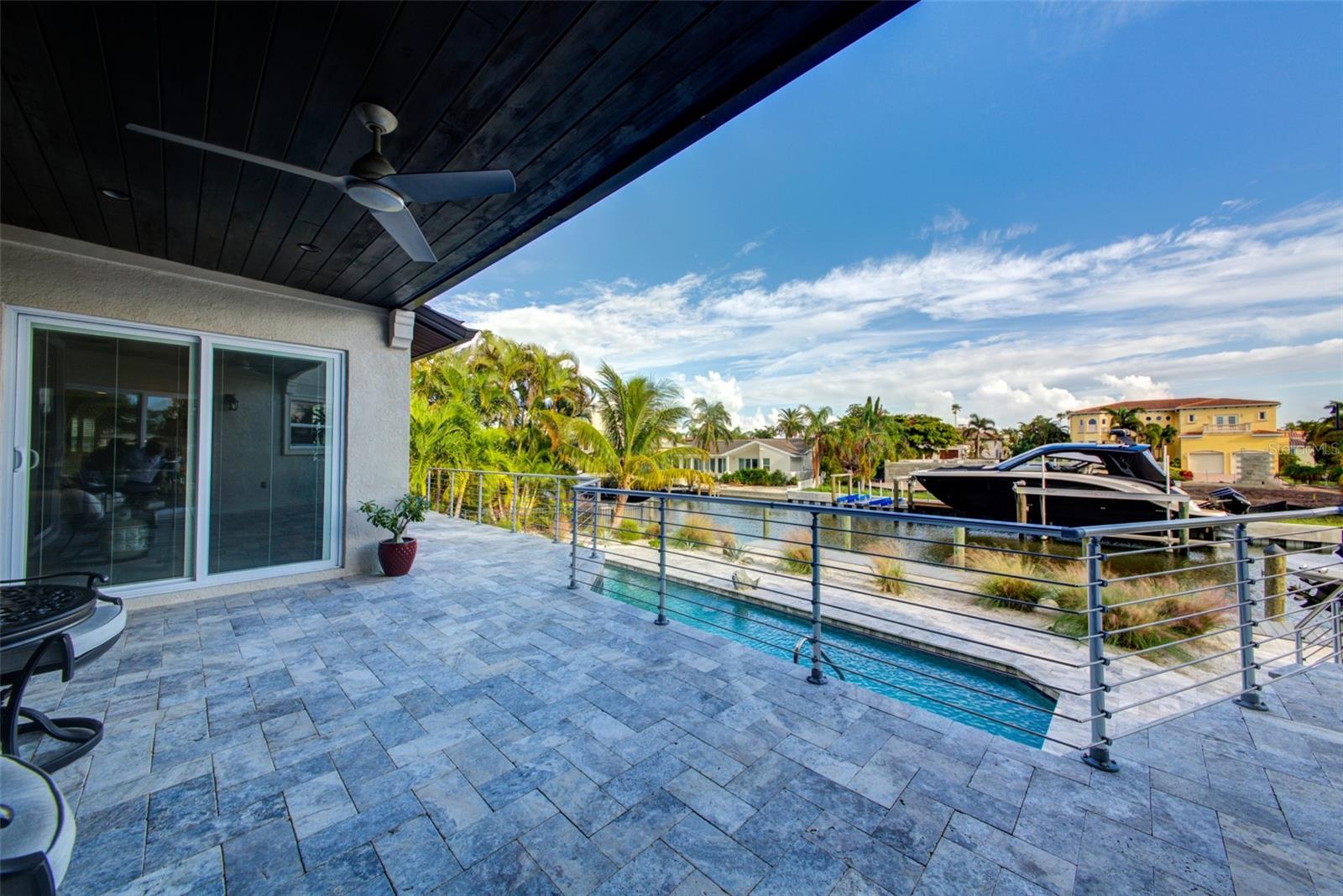 COUNTRY CLUB SHORES - Residential