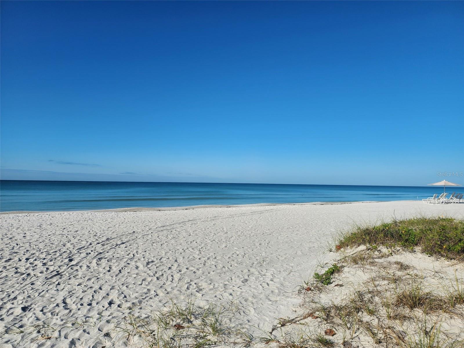 COUNTRY CLUB SHORES - Residential